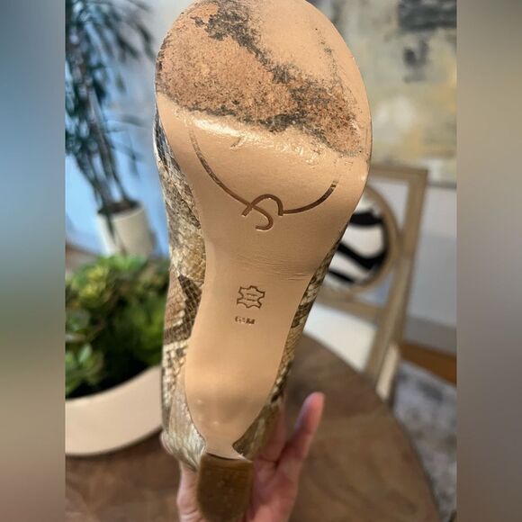 Joan & David Elegant Snakeskin Platform Heels size 6 1/2 - Picture 8 of 13